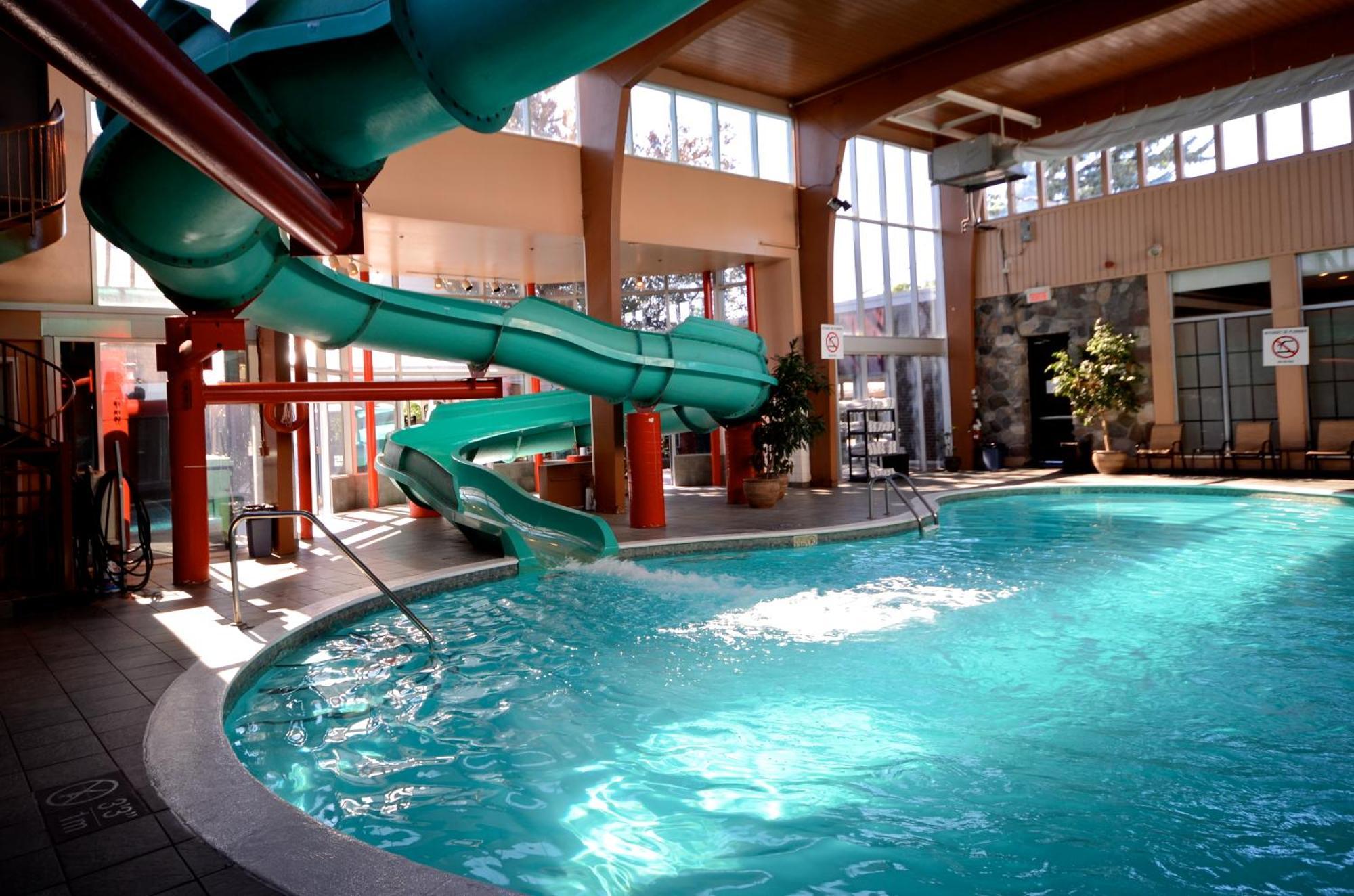 Armon Plaza Montreal Airpt, Trademark Collection By Wyndham Exterior photo