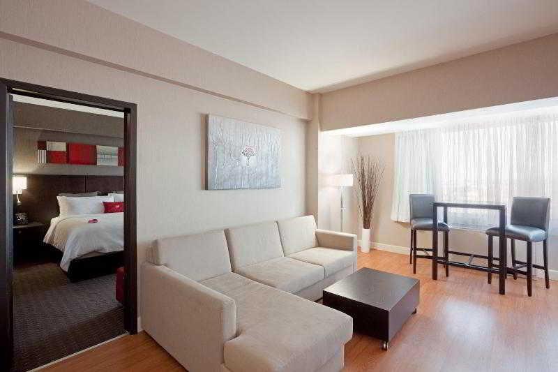 Armon Plaza Montreal Airpt, Trademark Collection By Wyndham Room photo
